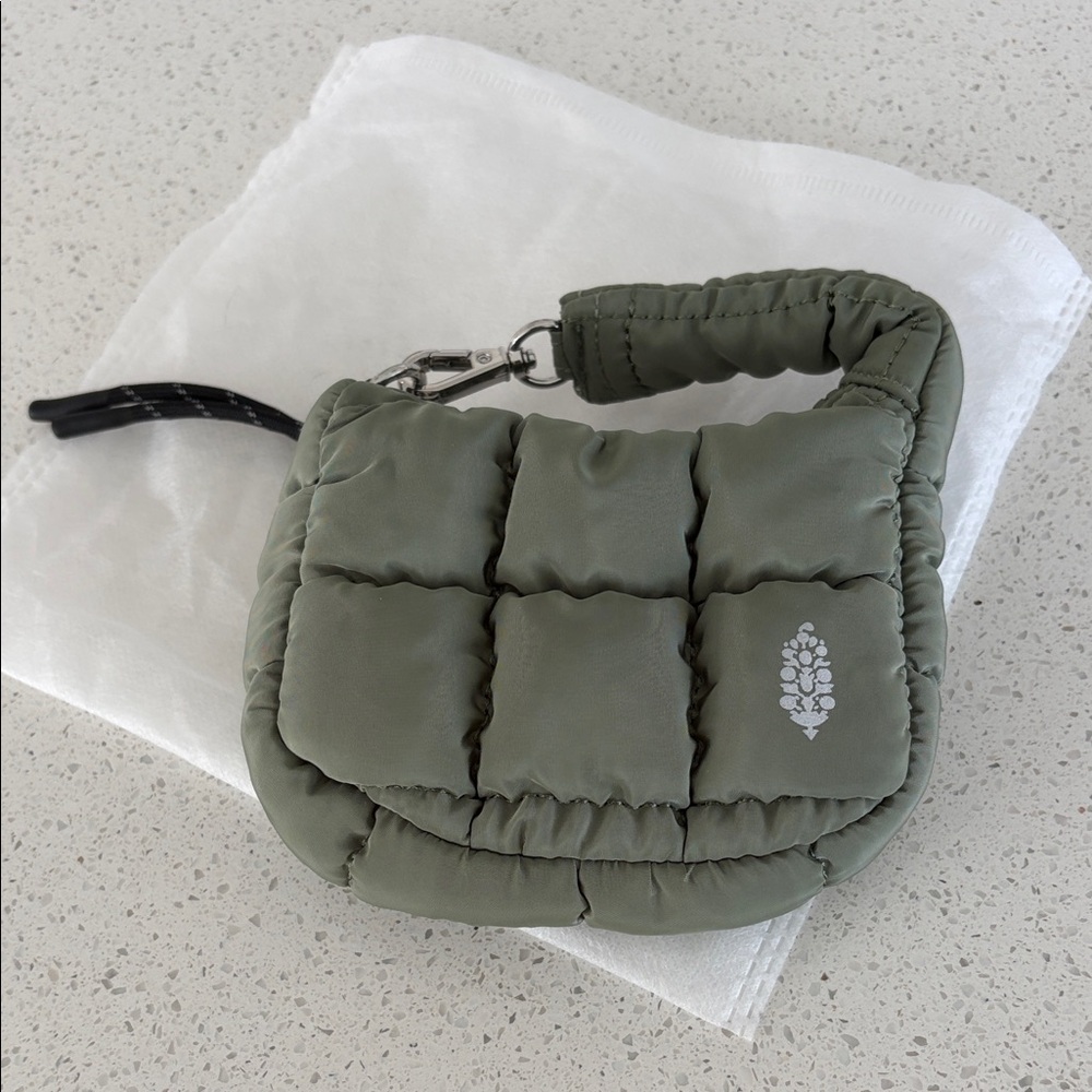 Free People Quilted Micro Pouch (Hunter Green) with Duster cover